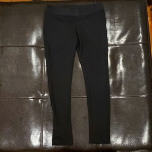 Liz Lange maternity black pants.